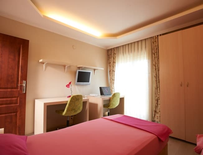 Yakamoz Yurtları
