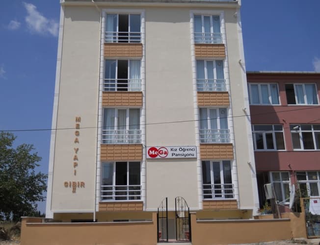 Mega Kız Pansiyonu